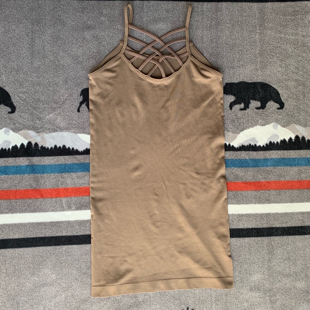 Strappy front tank